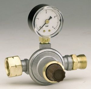 Reguleeritav manomeetriga gaasiregulaator